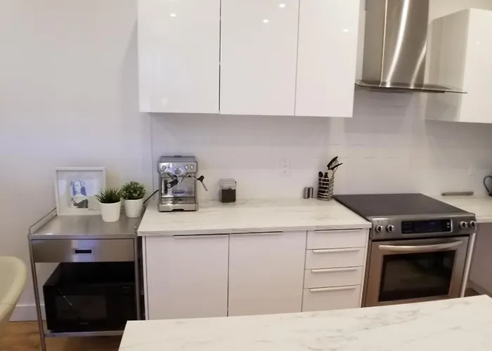 3 Bedroom Near Olympic Stadium