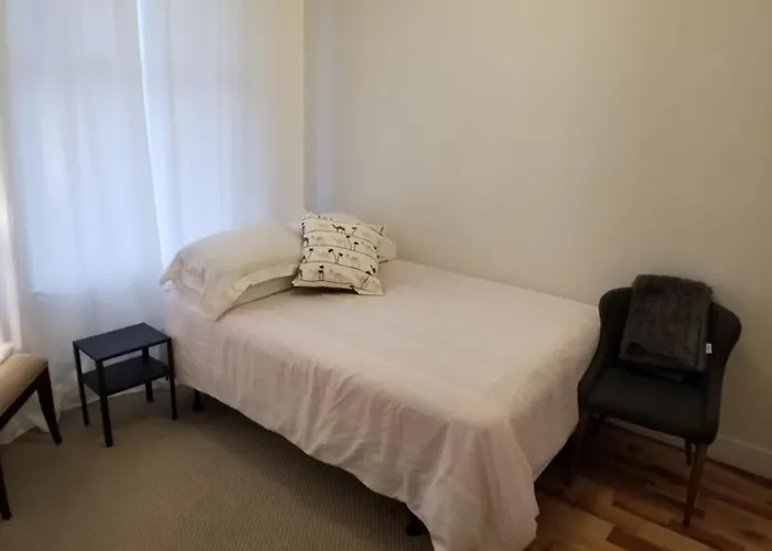 3 Bedroom Near Olympic Stadium