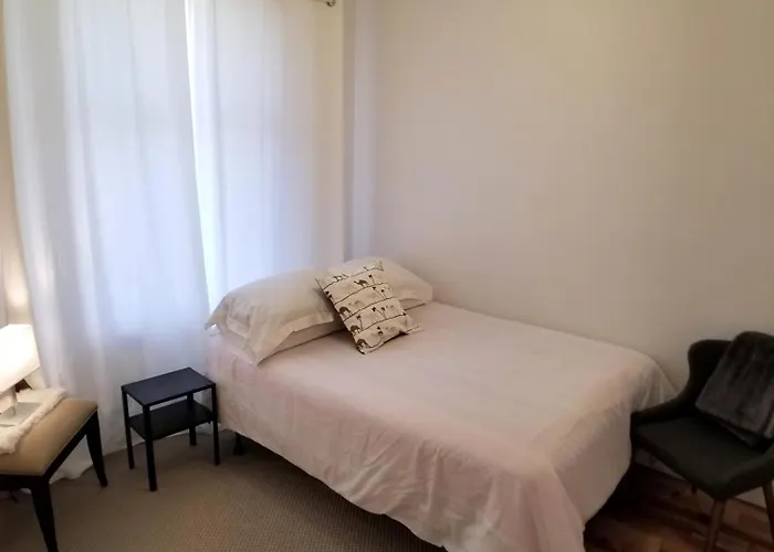 3 Bedroom Near Olympic Stadium